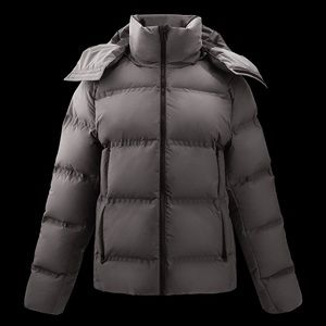 Women’s puffer jackets